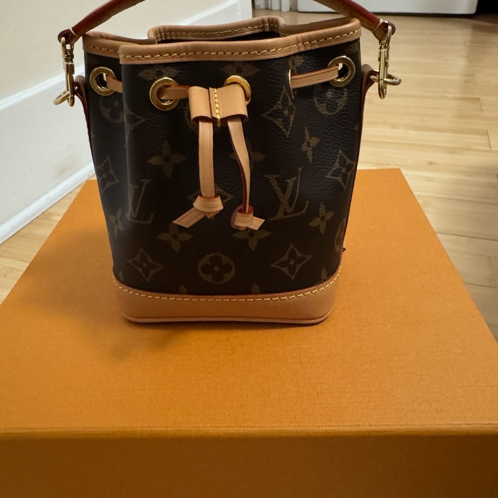 Louis Vuitton monogram nano NOE NV. Excellent condition